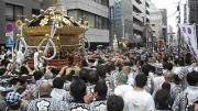 Portable shrine festival around Torigoe shrine